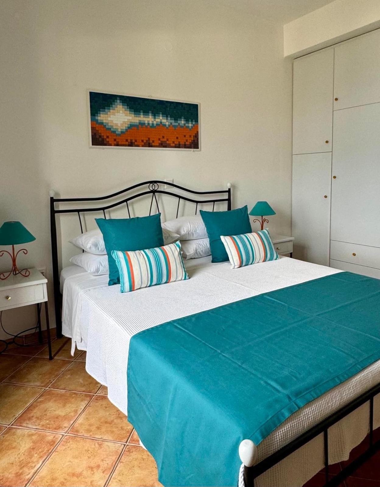 Syrou Lotos Studios & Apartments (Adults Only) Kini Pokoj fotografie